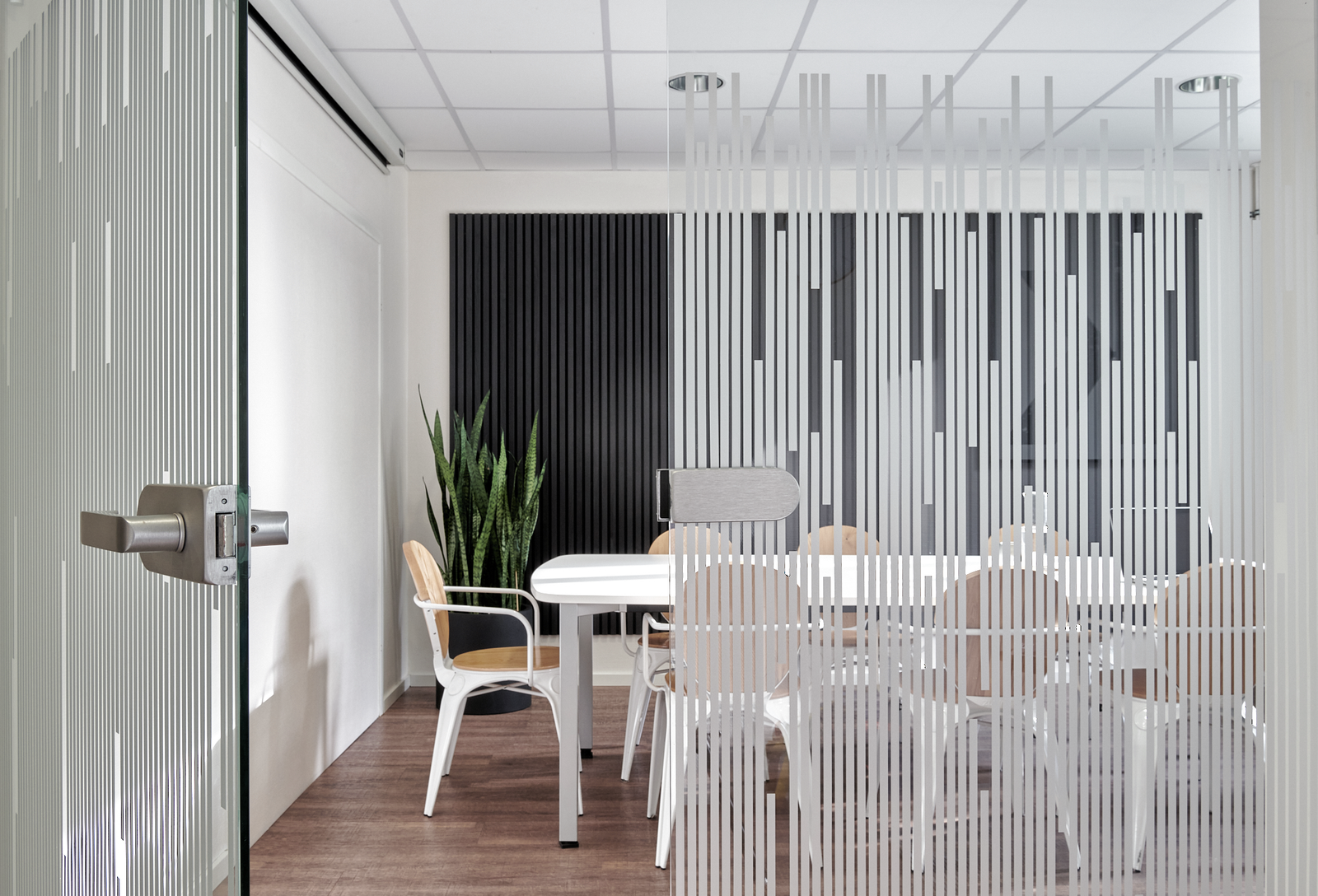 Kolibri Büro – Architektur & Interior Design von Studio Rossi, Bild 1