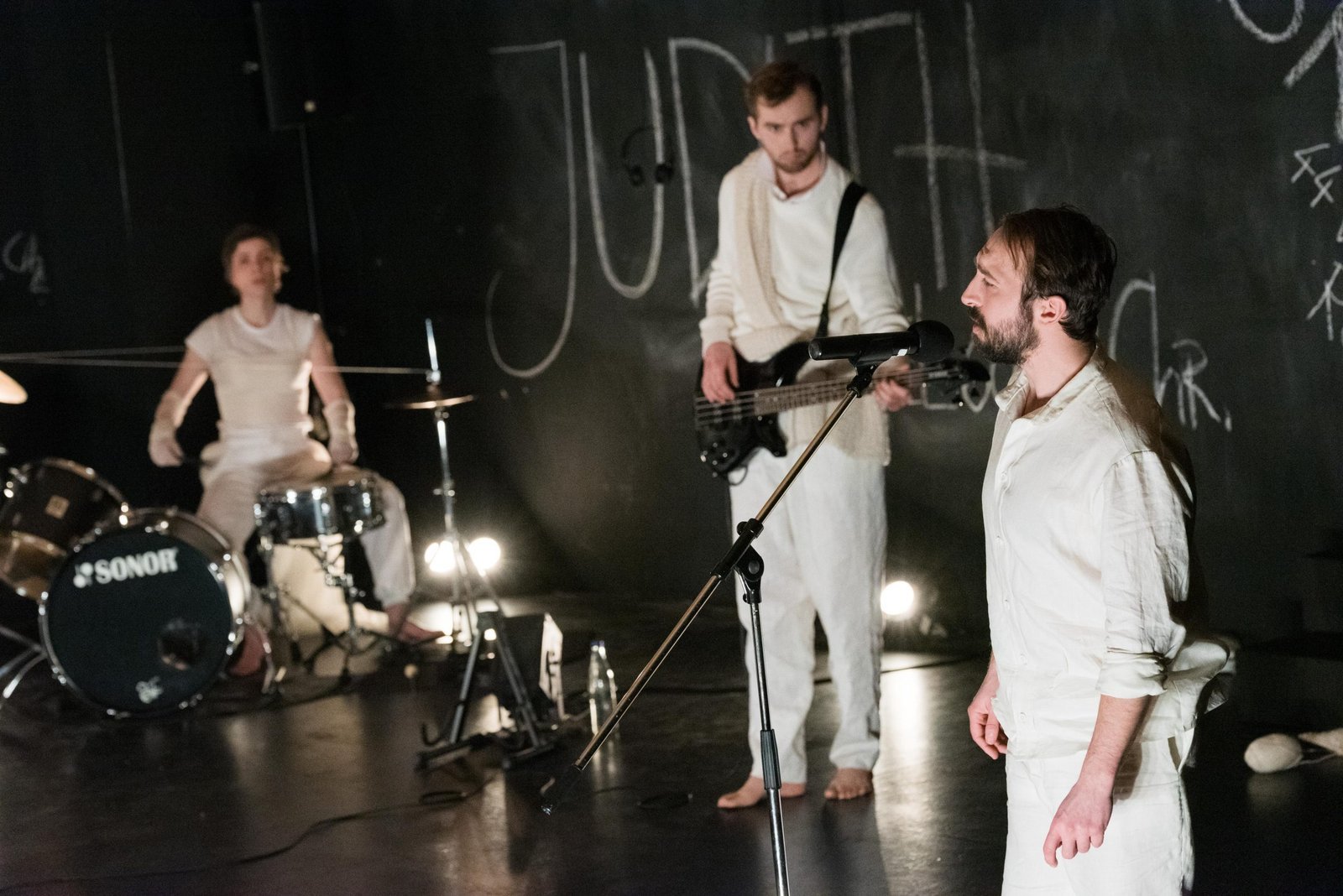 Kill in the name of – Szenografie von Studio Rossi, Bild 3